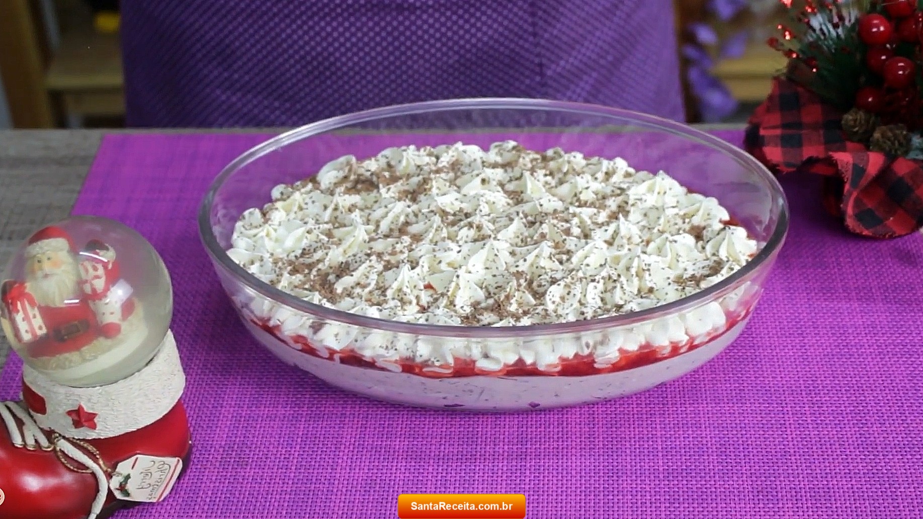 Mousse de Leite Ninho com Geleia de Morango (Receita de Natal)