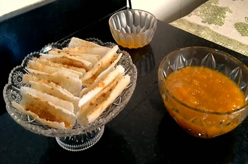 Barquinha de Tapioca com Geleia de Manga