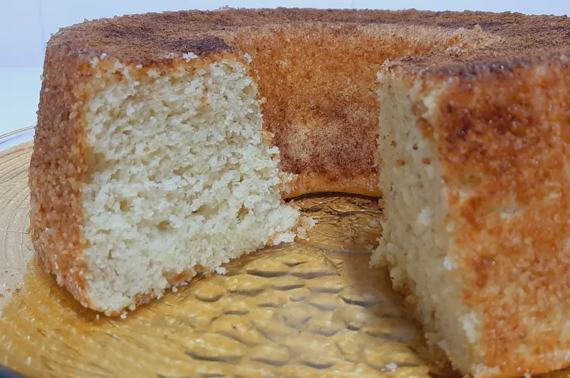 Bolo de Banana Simples e Fofinho