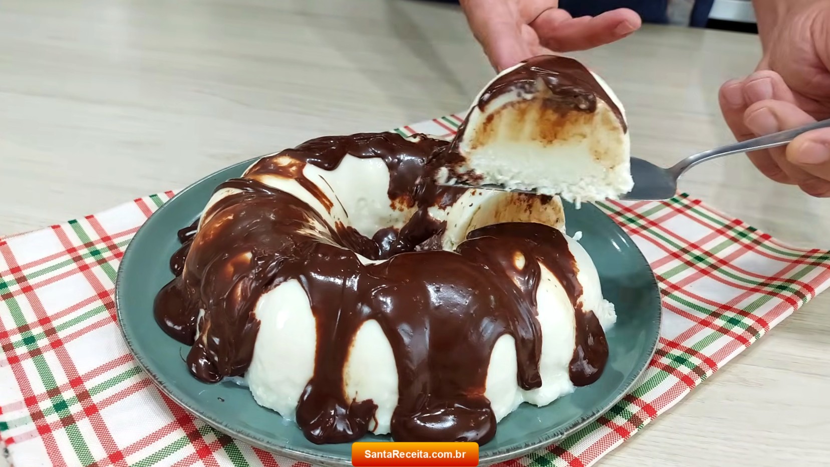 Gelado de Coco com Cobertura de Chocolate