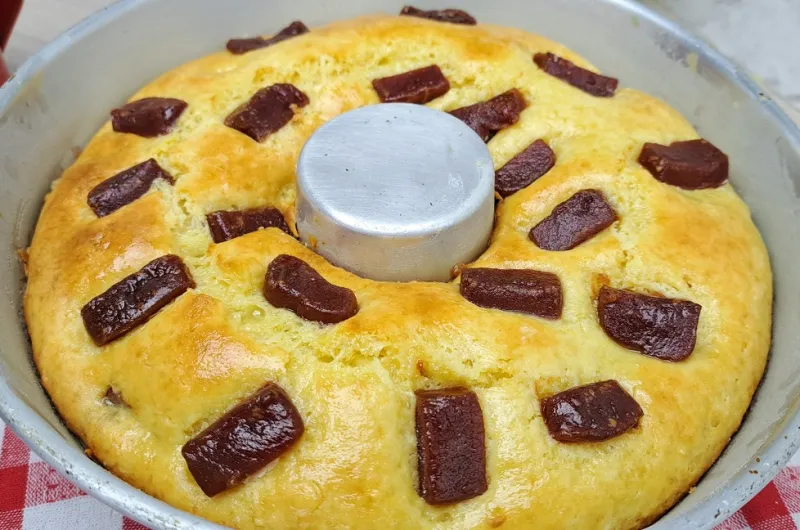 Bolo Mineiro com Queijo e Goiabada