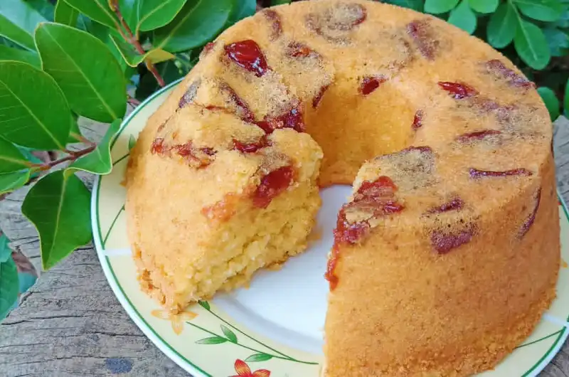 Bolo de Fubá com Goiabada bem Fácil
