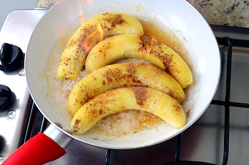 Banana Flambada na Frigideira