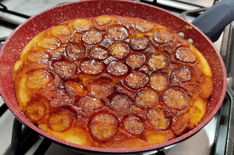 Bolo de Banana Caramelizada na Frigideira